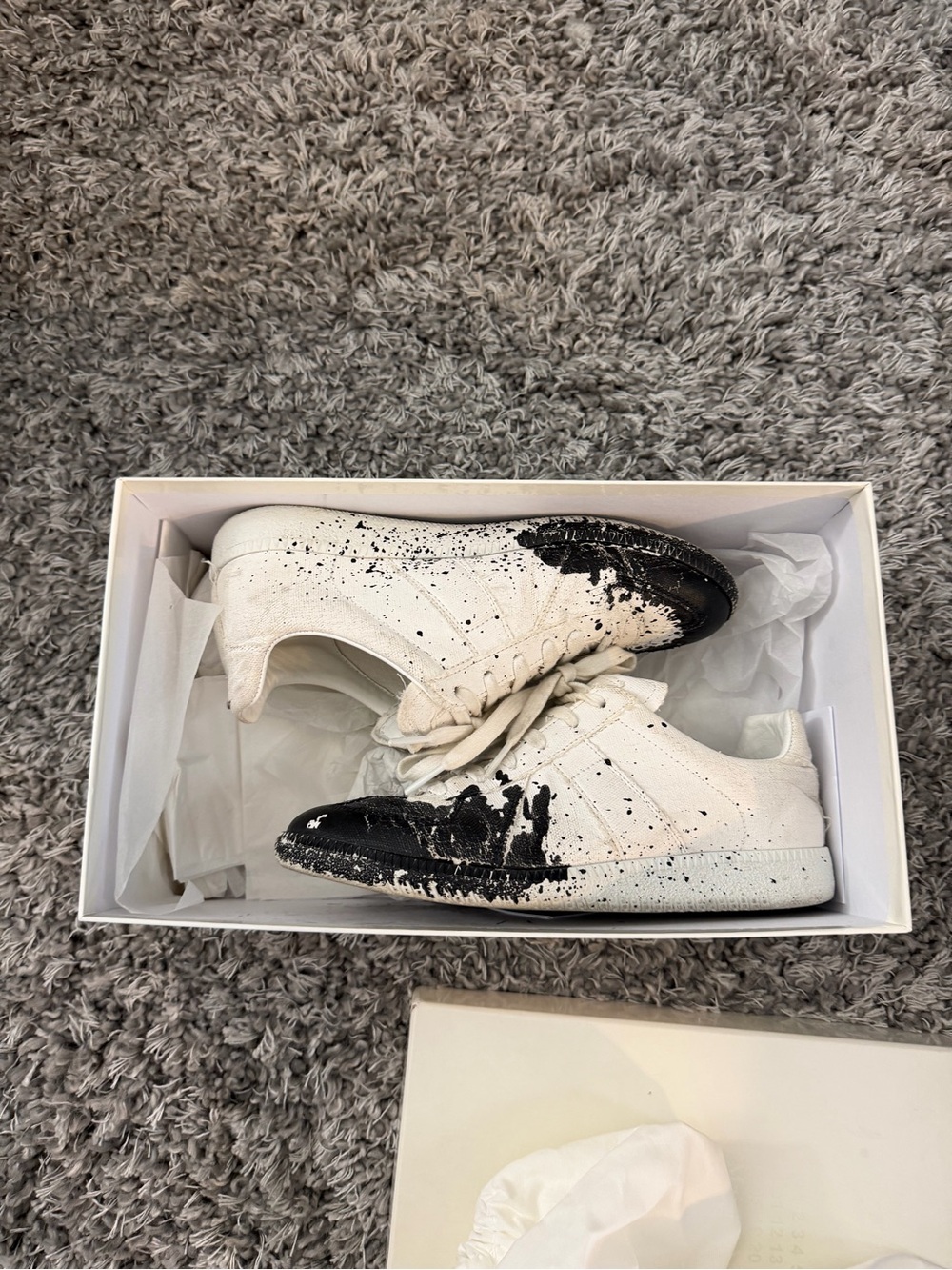 Maison Martin Margiela Rellplica White and Black Paint-Splash Low-Top Sneake - Picture 2 of 11